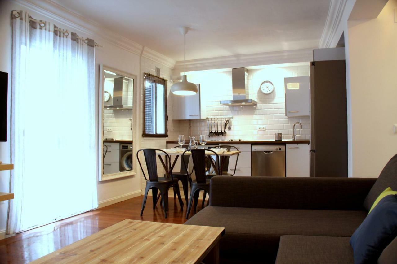 Alhóndiga Center Apartment Sevilla Bagian luar foto