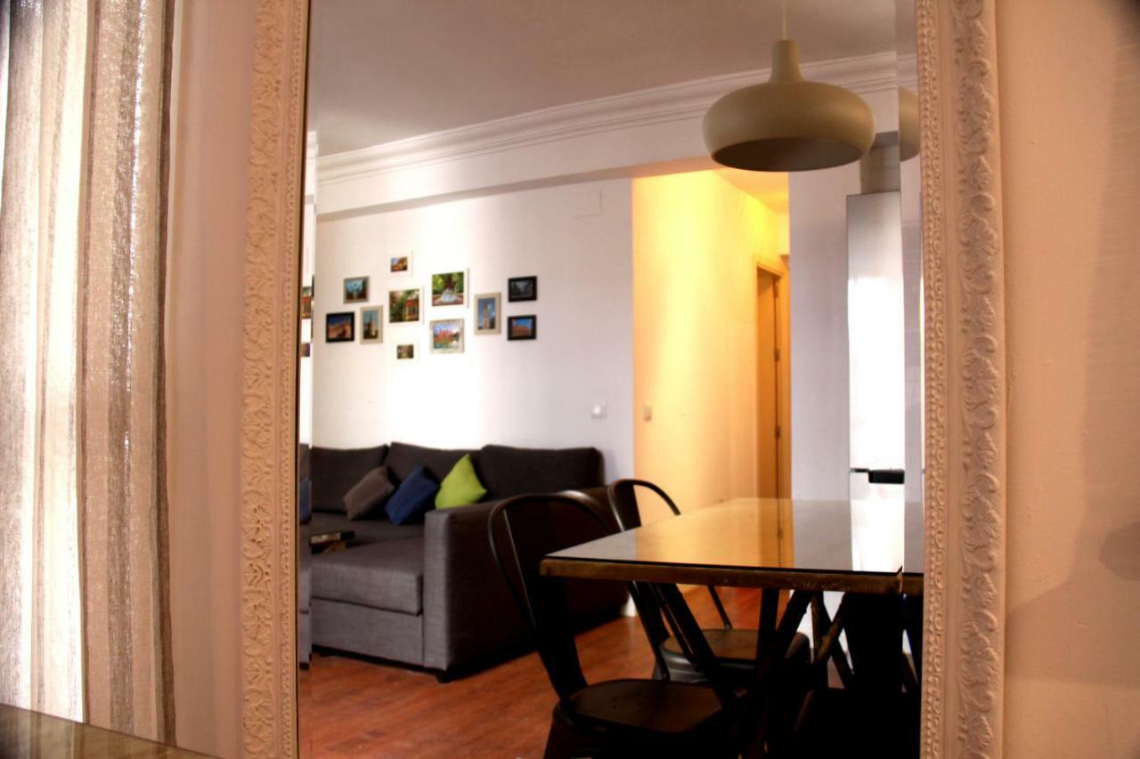 Alhóndiga Center Apartment Sevilla Bagian luar foto